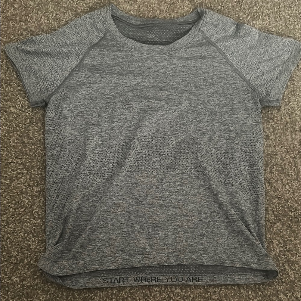 Lululemon Athletica Gray Fitted Short Sleeve Tee